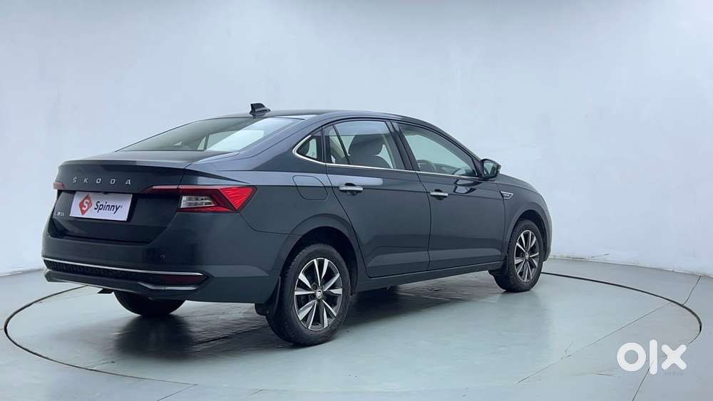Skoda Slavia Style 1.0l Tsi At, 2023, Petrol