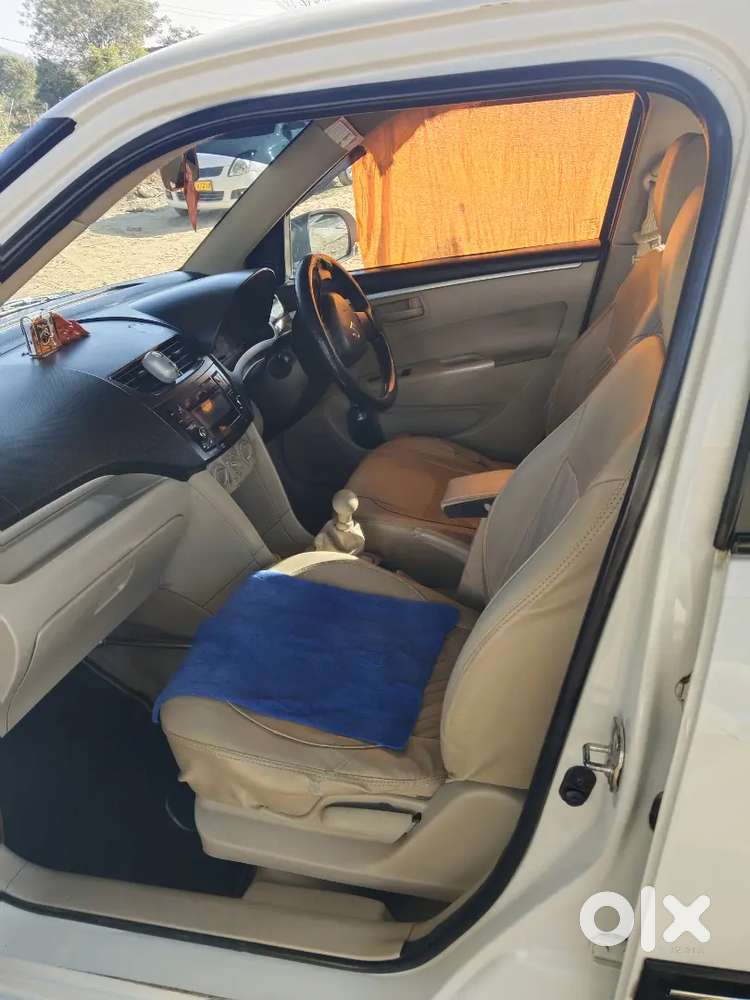 Udaipur Taxi Passing