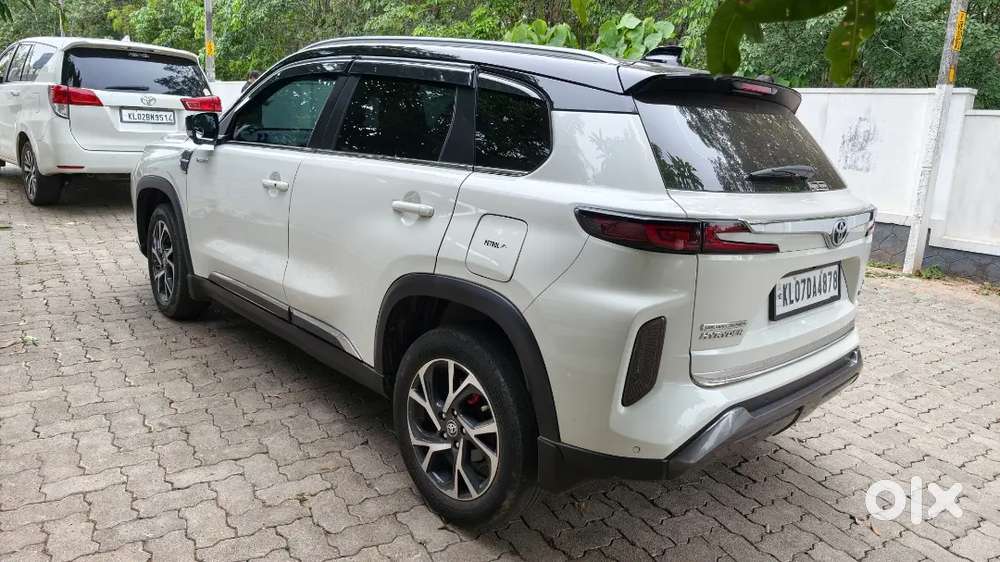 2023 Full Hybrid V Option - Well Maintainedi Ready To Drive.