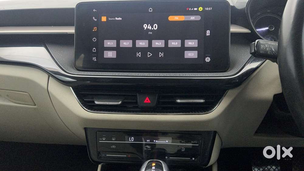 Skoda Slavia Ambition 1.0l Tsi At, 2022, Petrol