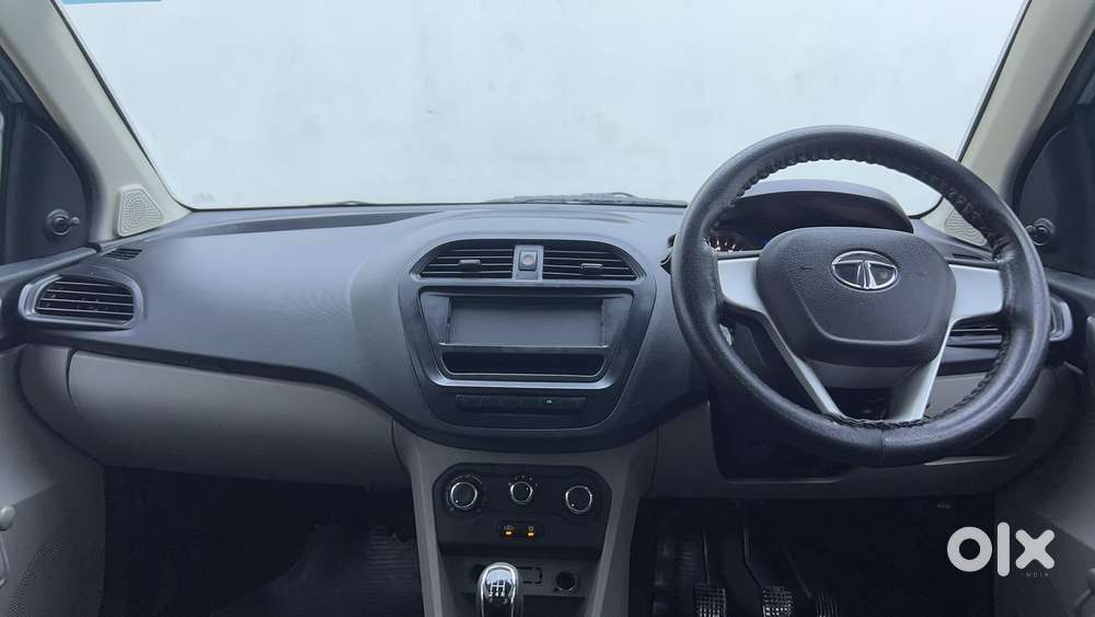 Tata Tiago Xe, 2016, Petrol