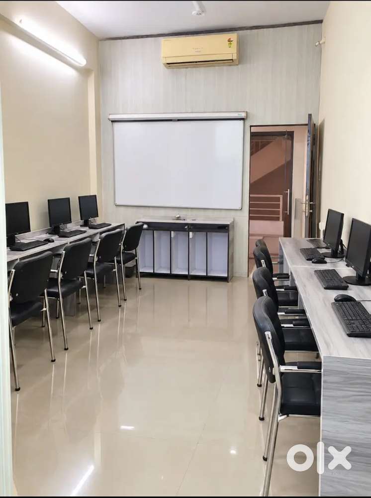 FURNISHED OFFICE SPACE WITH AC AVAILABLE FOR RENT IN WAKAD