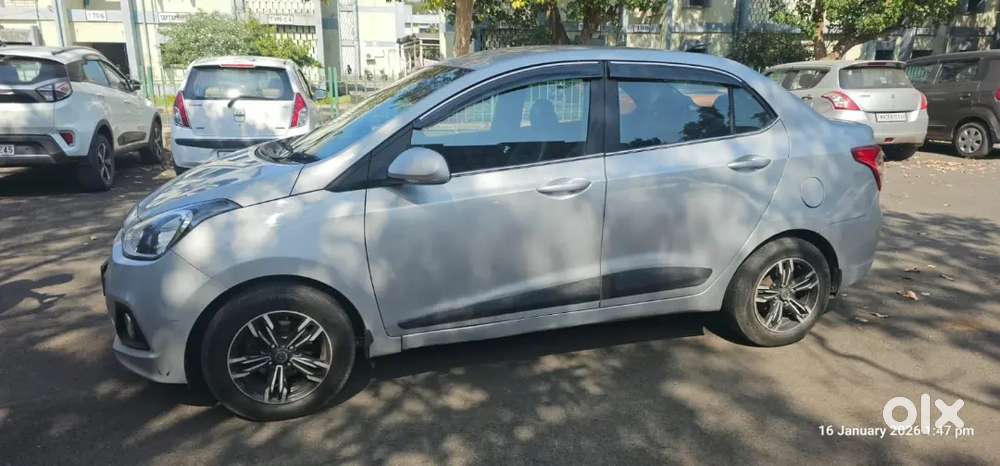 Hyundai Xcent 2015 .