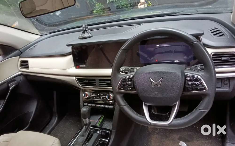 Mahindra Xuv700 Petrol 2024 Year