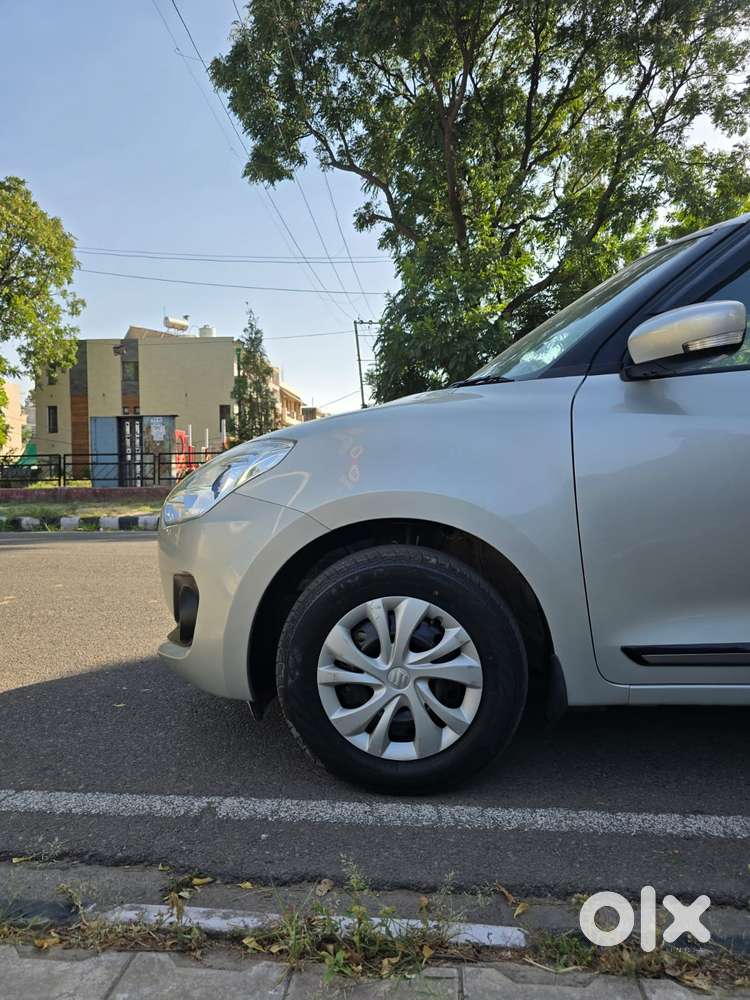 Maruti Suzuki Swift Vxi + Manual, 2023, Petrol