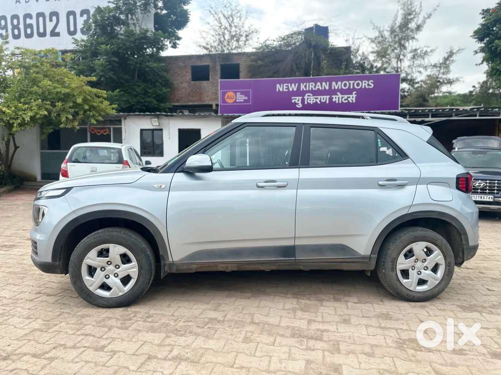 Hyundai Venue 1.2 S Plus, 2022, Petrol