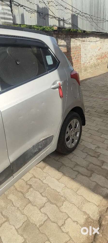 Dusri Gadi Leni Hai