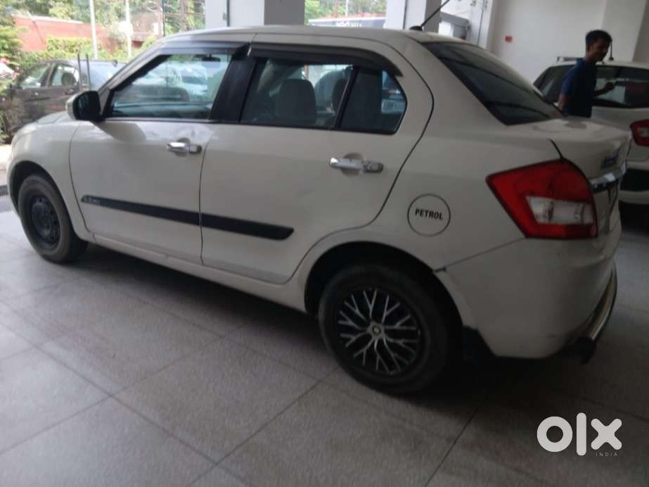 Maruti Suzuki Dzire 1.2 Vxi, 2015, Petrol
