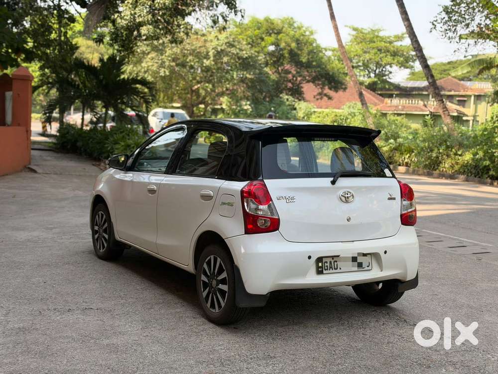 Toyota Etios Liva 1.2 V Dual Tone, 2016, Petrol