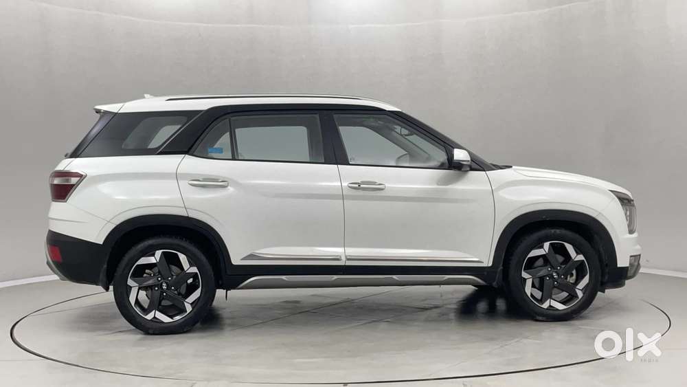 Hyundai Alcazar Platinum, 2022, Petrol