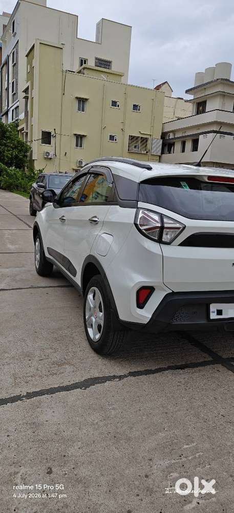 Tata Nexon 1.2 Revotron Xma Amt (s), 2022, Petrol
