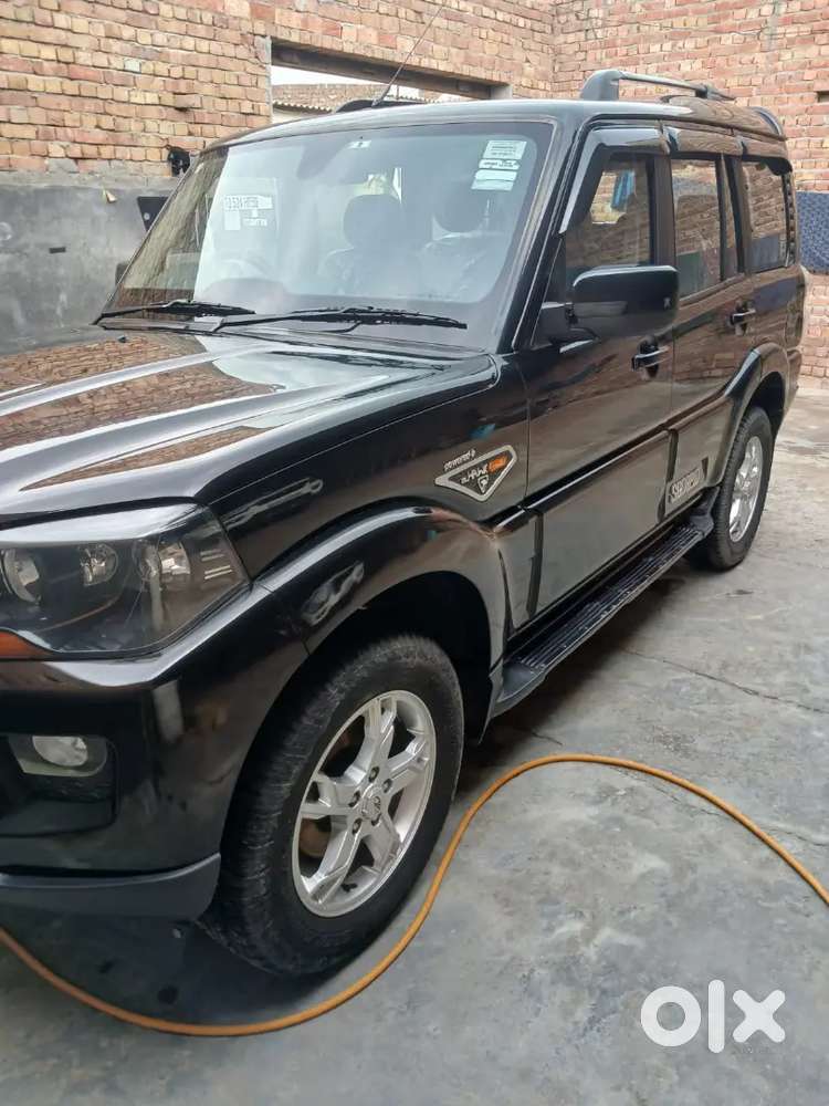 Mahindra Scorpio S10 2017