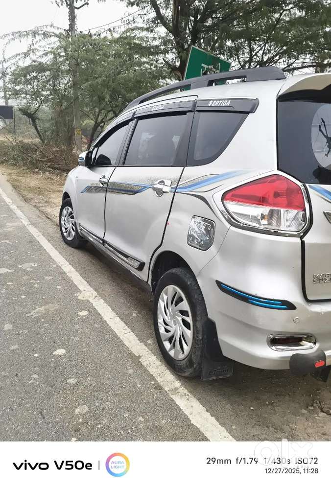 Arjent Gadi Bechna Hai,