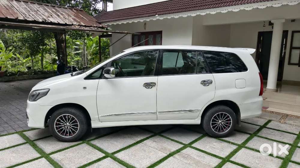 Toyota Innova 2010