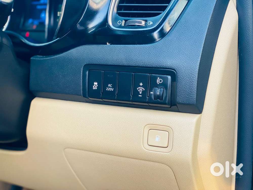 Kia Carnival Premium, 2022, Diesel