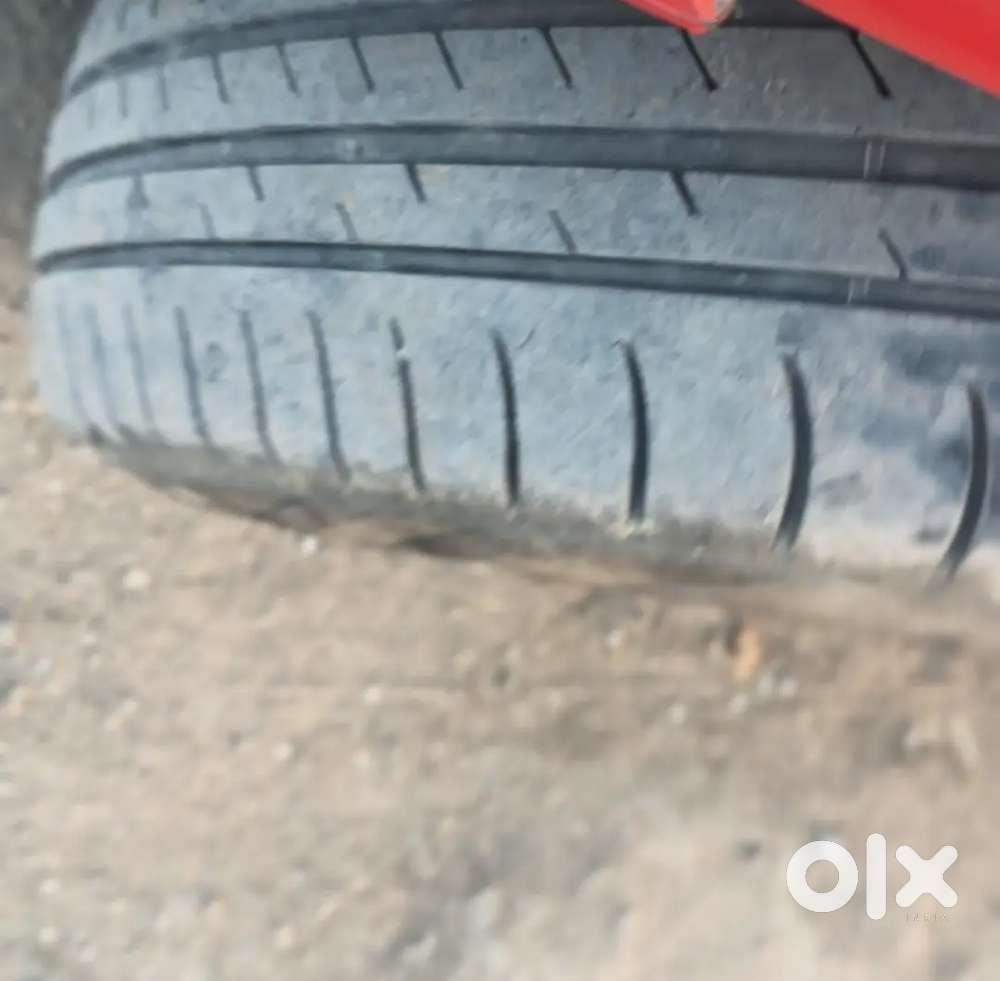 4 New Tyre  Pawor Window Ac Chalu Child
