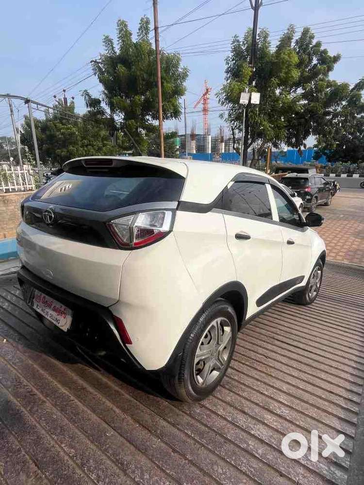 Tata Nexon 1.2 Revotron Xm, 2017, Diesel