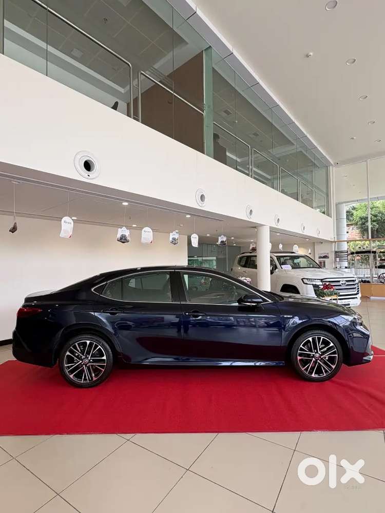 Toyota Camry Hybrid 2026