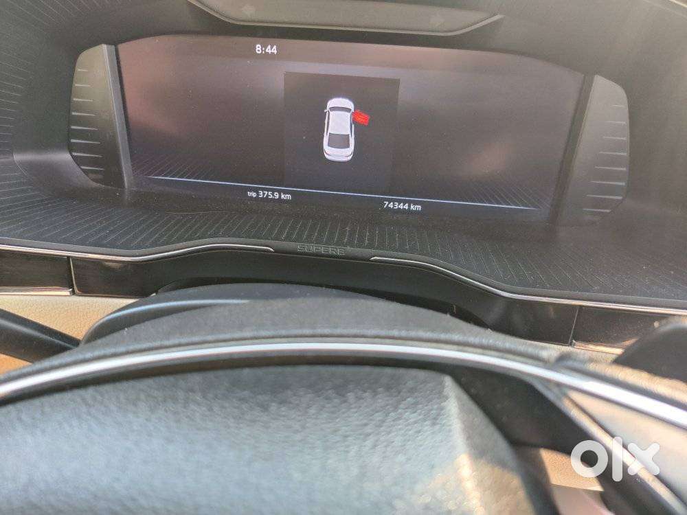 Skoda Superb L&k 2.0 Tdi At, 2022, Petrol