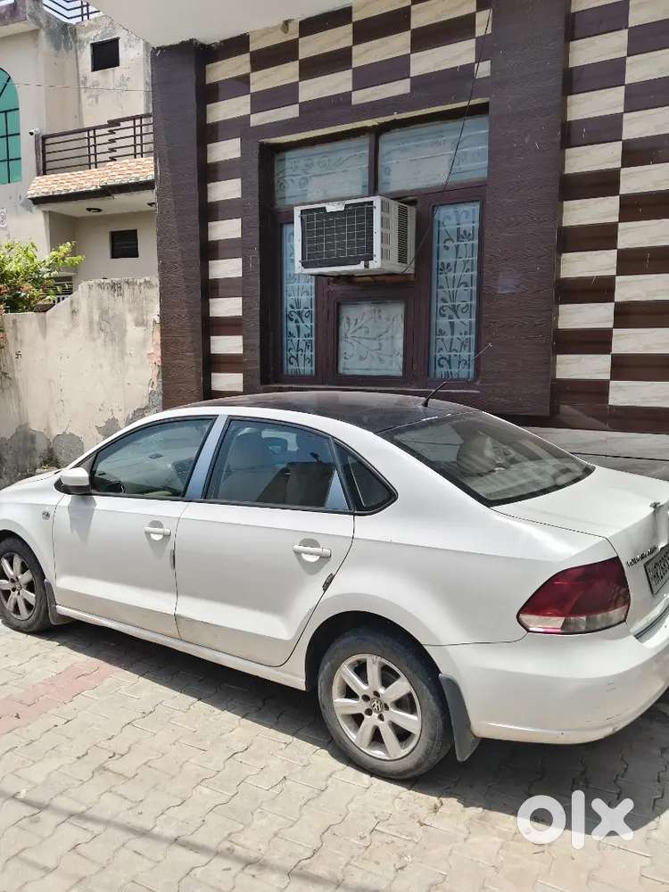 Volkswagen Vento Petrol Highline 2012