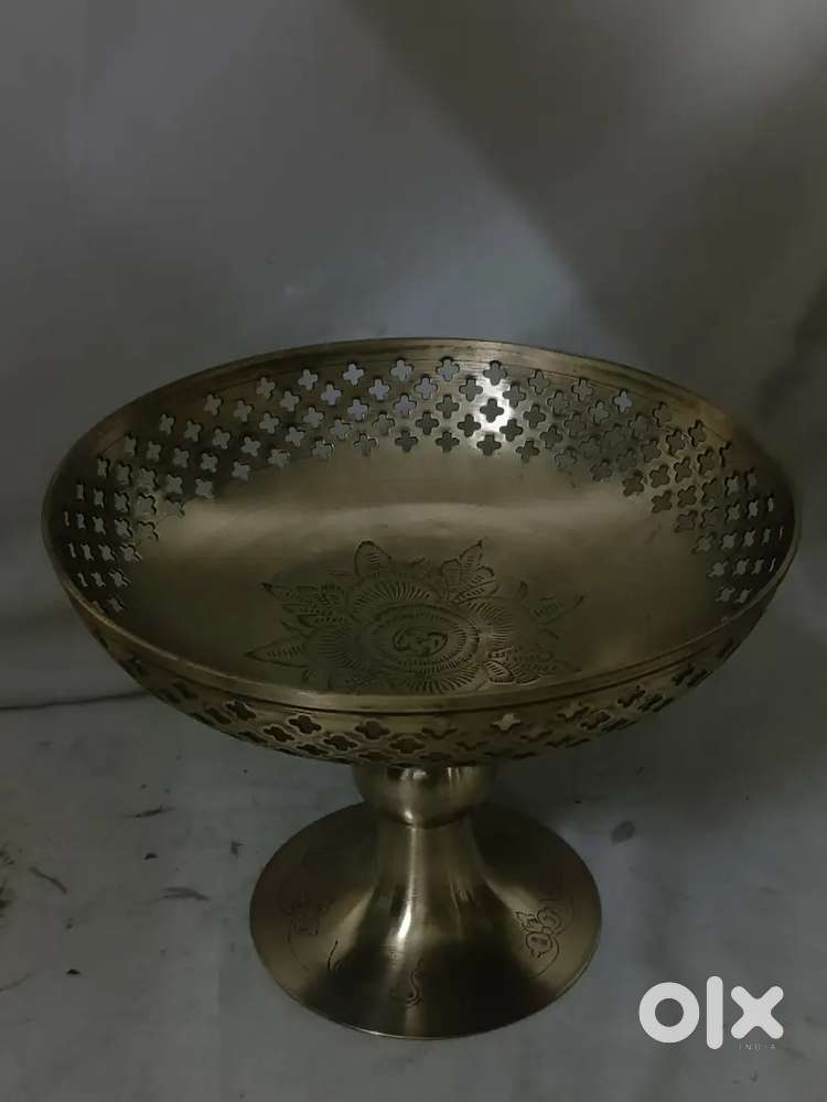 Antique pure brass solid heavy cutwork fruit bowl 25/20 cm.