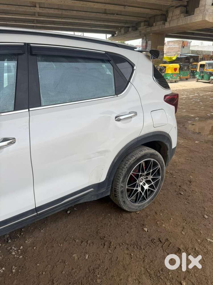 Kia Petrol Car 2025