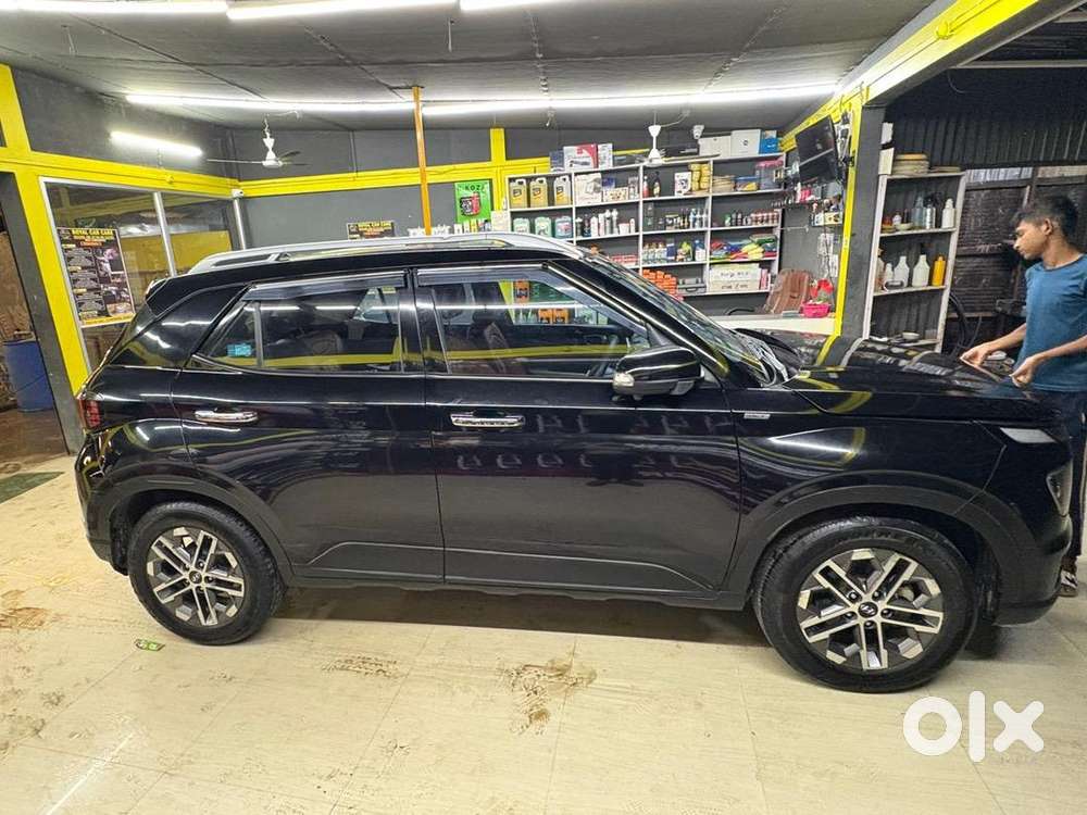 Hyundai Venue 2023 Petrol Well Maintained