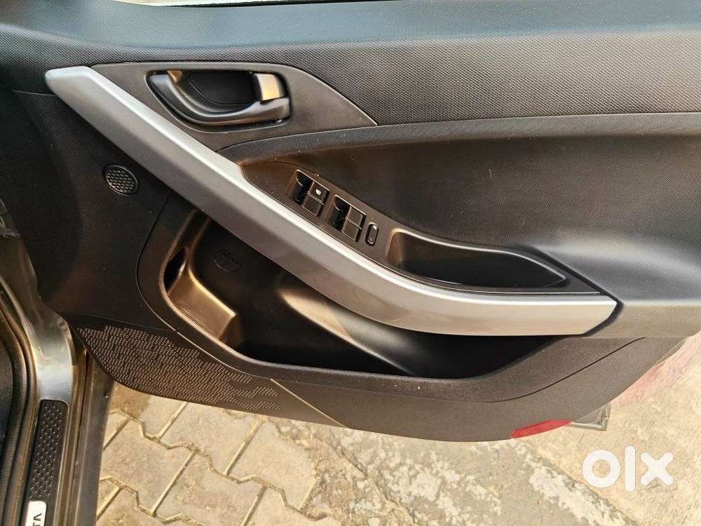 Tata Nexon 1.2 Revotron Xma Amt (s), 2022, Petrol
