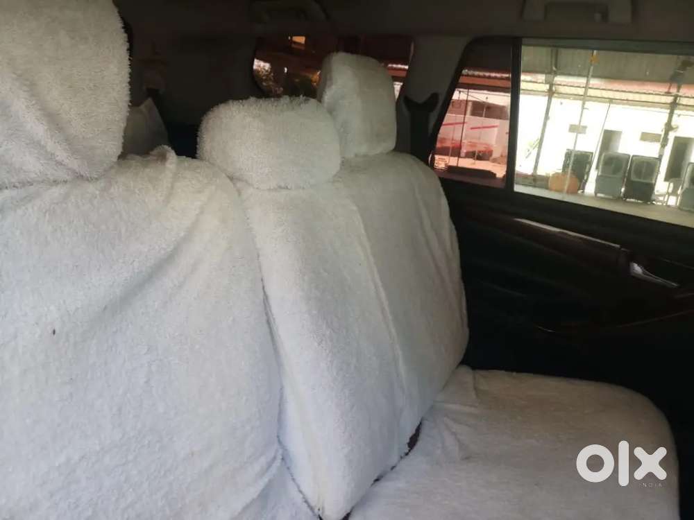 Toyota Innova Crysta 2.4 G Diesel