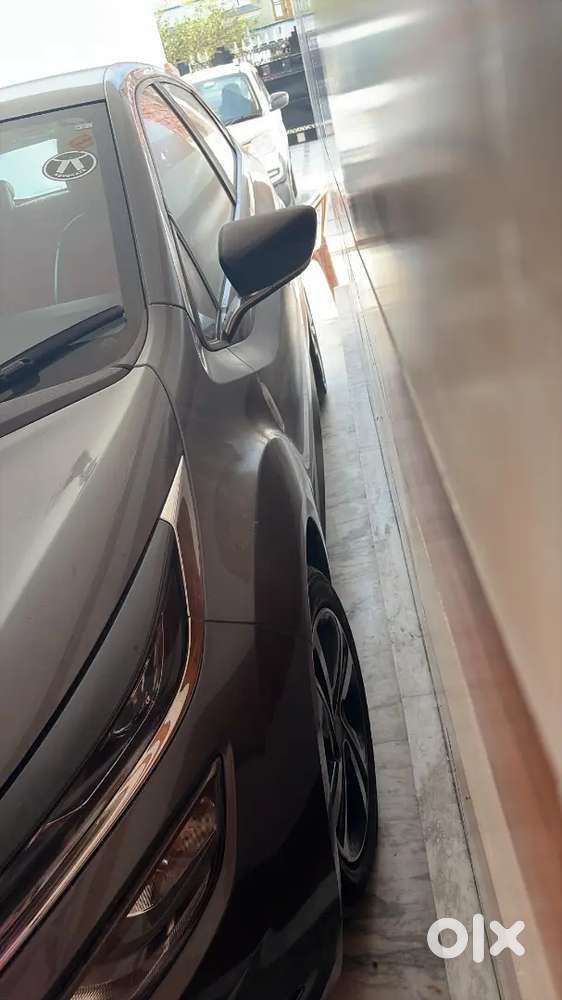 Tata Altroz 2024 Petrol Well Maintained