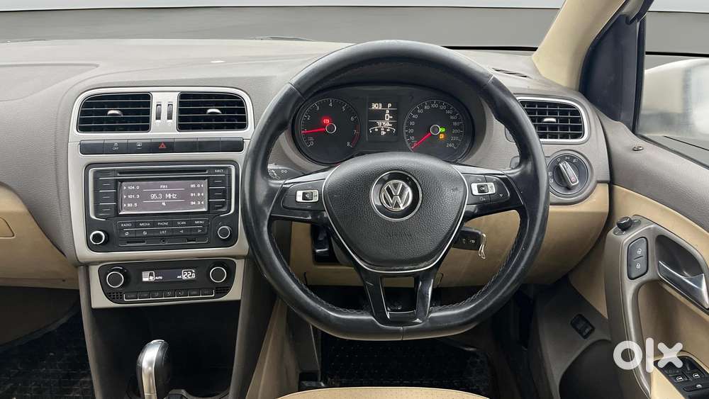 Volkswagen Vento Petrol Highline At, 2015, Petrol