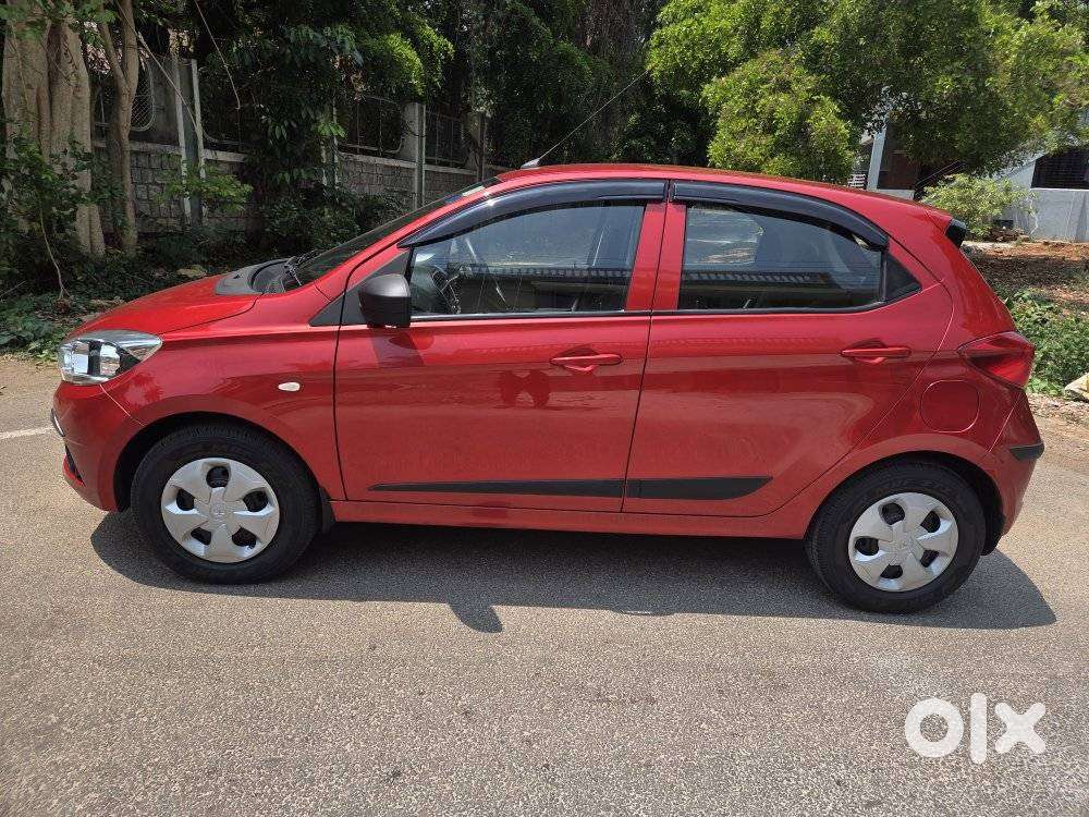Tata Tiago 1.2 Revotron Xt, 2017, Petrol