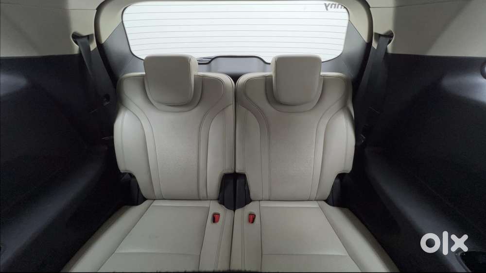 Mahindra Xuv700 2.0 Ax 7 Petrol At Luxury Pack Str, 2022, Petrol