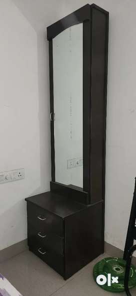 Olx second store hand dressing table