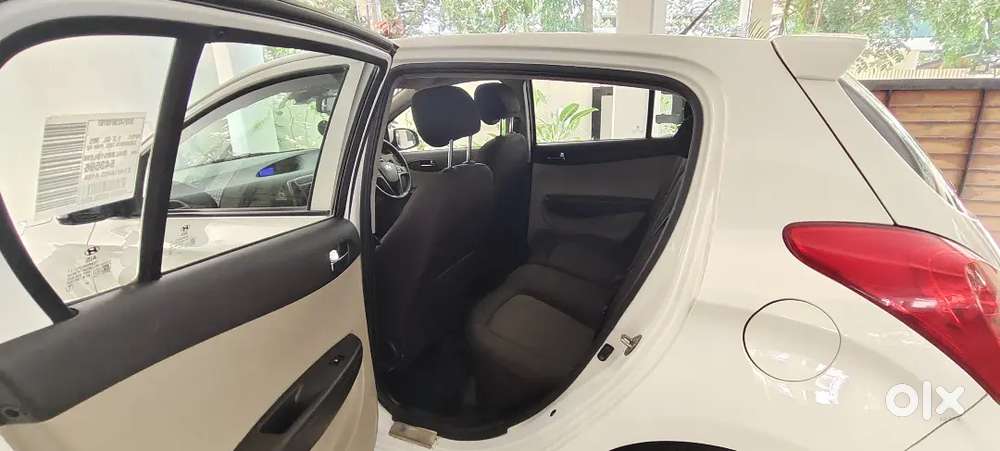 Hyundai I20 - 2014 - Petrol 5200 Km Driven