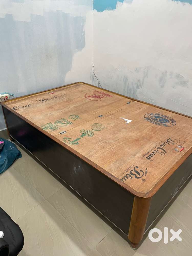 Box bed with matress