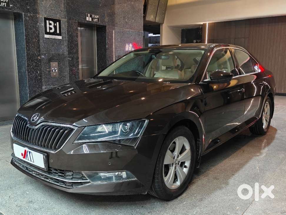 Skoda Superb Style 1.8 Tsi At, 2018, Petrol