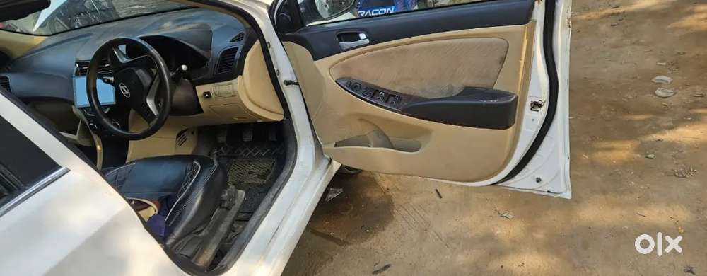 Hyundai Verna Roofing 1.6 Cng Pass
