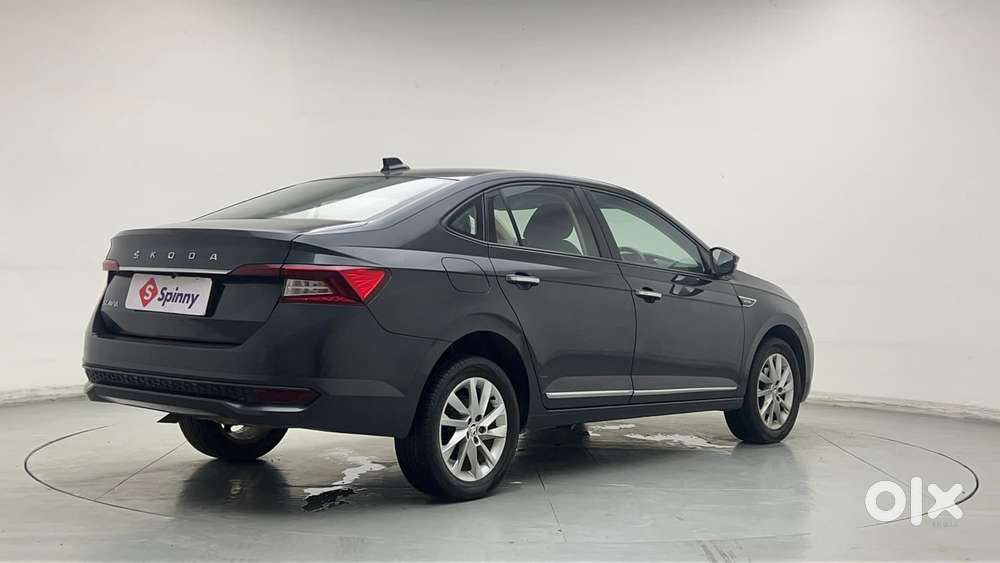 Skoda Slavia Ambition 1.0l Tsi At, 2023, Petrol