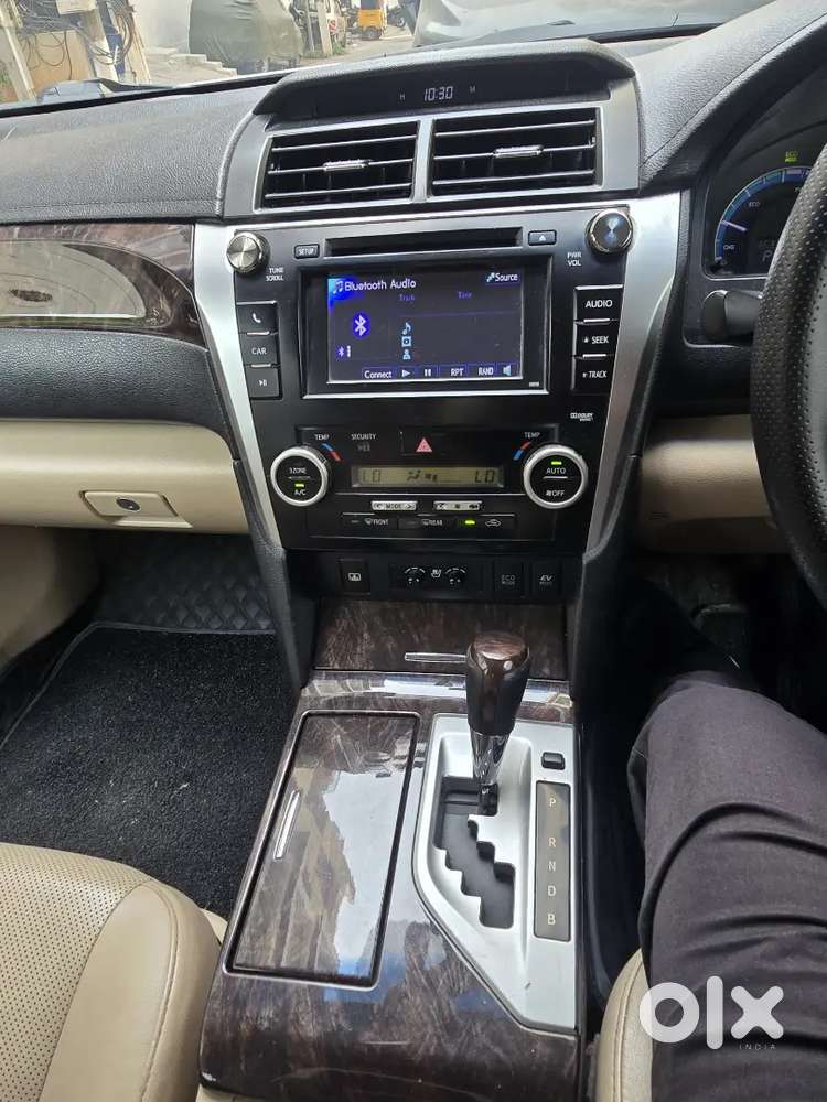 Toyota Camry 2.5g Hybrid 2015 Immaculate Genuinely Showroom Maintained