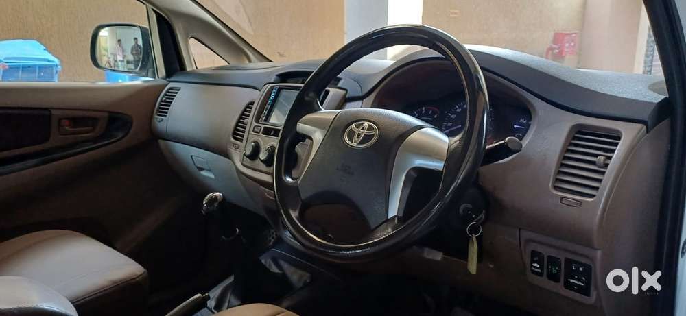 Toyota Innova 2.5 G (diesel) 8 Seater, 2016, Diesel