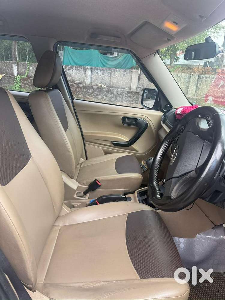 Mahindra Tuv 300 2016 Diesel Well Maintained
