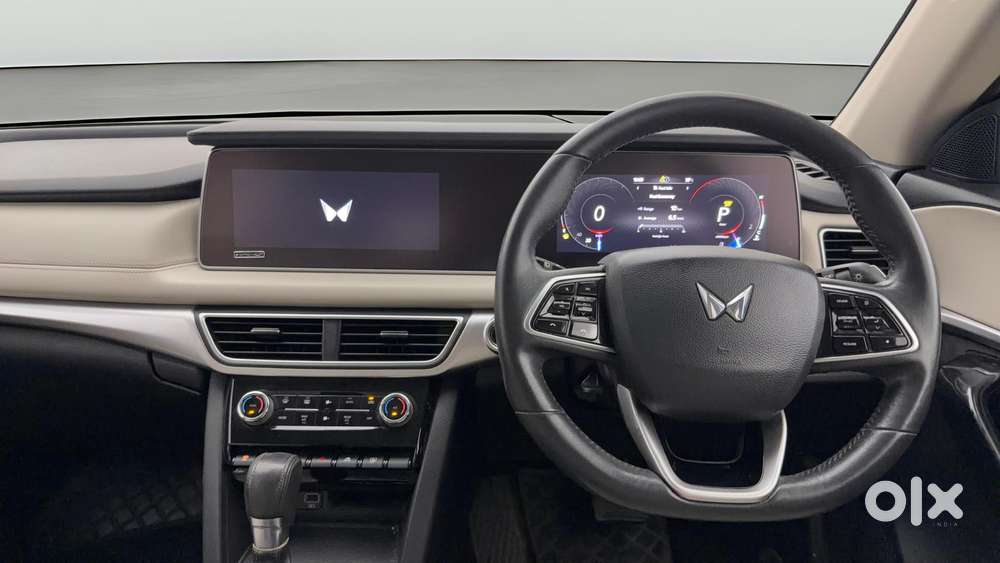 Mahindra Xuv700 2.0 Ax 7 Petrol At Str, 2022, Petrol