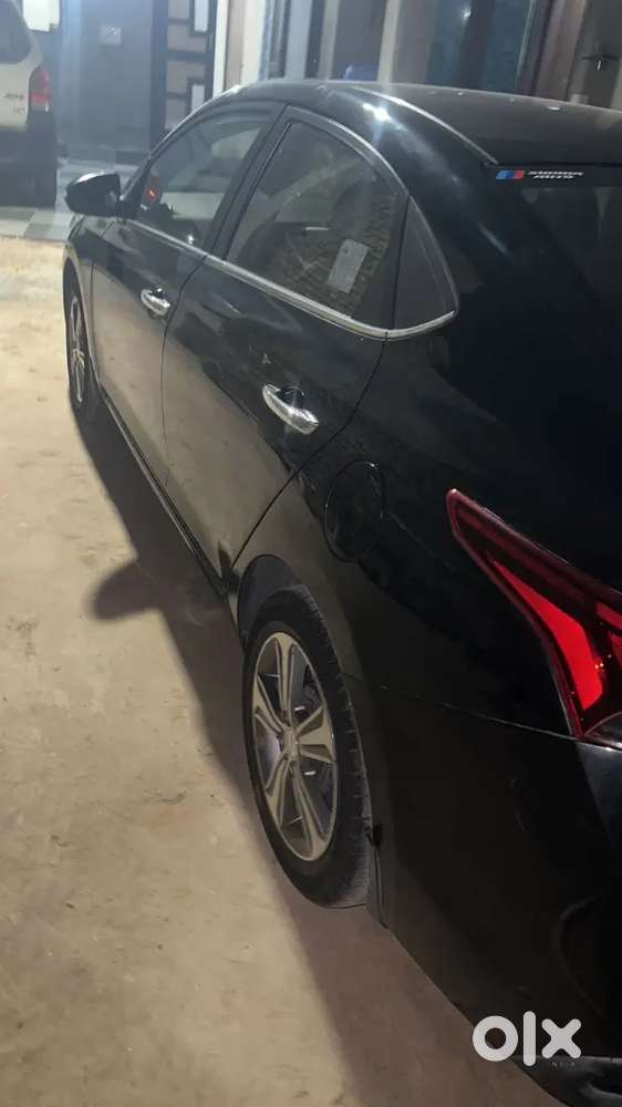 Verna 1.6  Sanroof Model