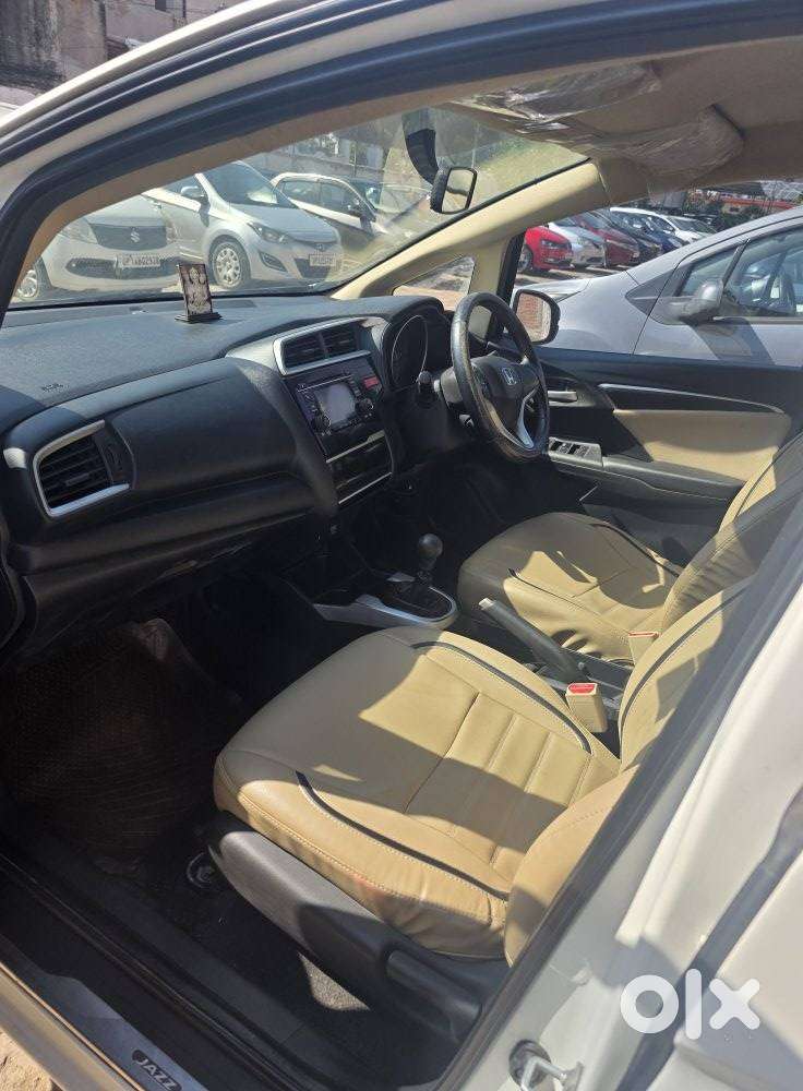 Honda Jazz V Mt Privilege, 2015, Petrol