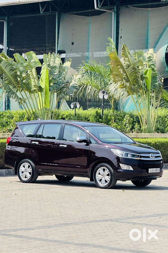 Toyota Innova Crysta 2.8 Zx At 7 Seater, 2016, Diesel