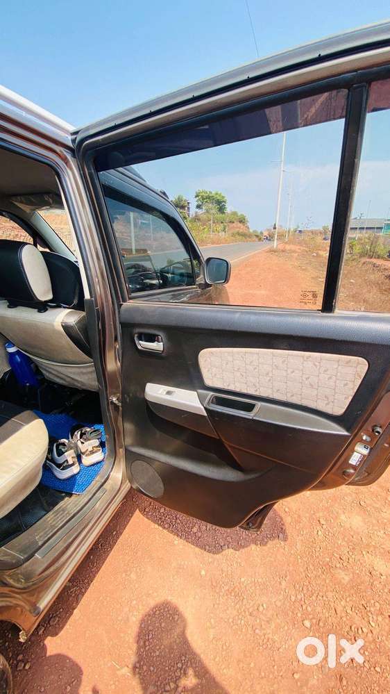 Low Driven (38k Km) Maruti Wagonr Vxi 2016 - Mint Condition - New Tyre