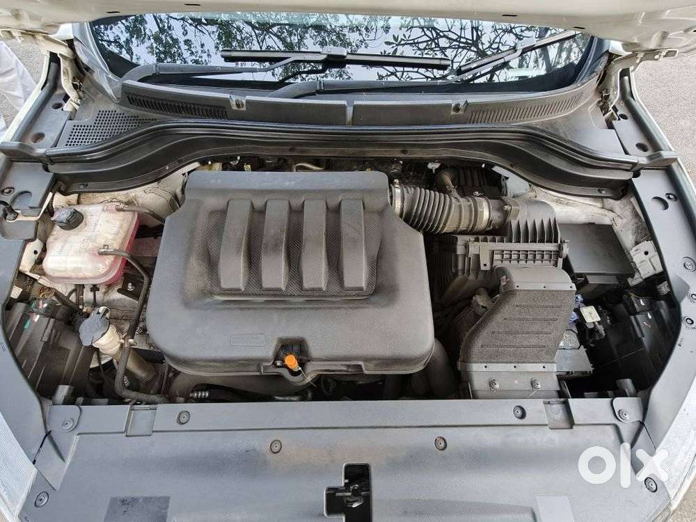 Mahindra Xuv700 2.0 Ax 7 Petrol Mt Str, 2023, Petrol