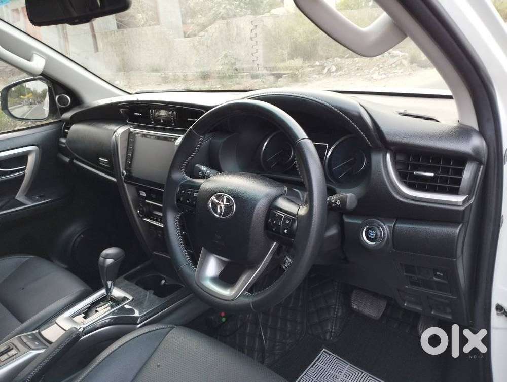 Toyota Fortuner 4x2 At 2.7 Petrol, 2025, Petrol