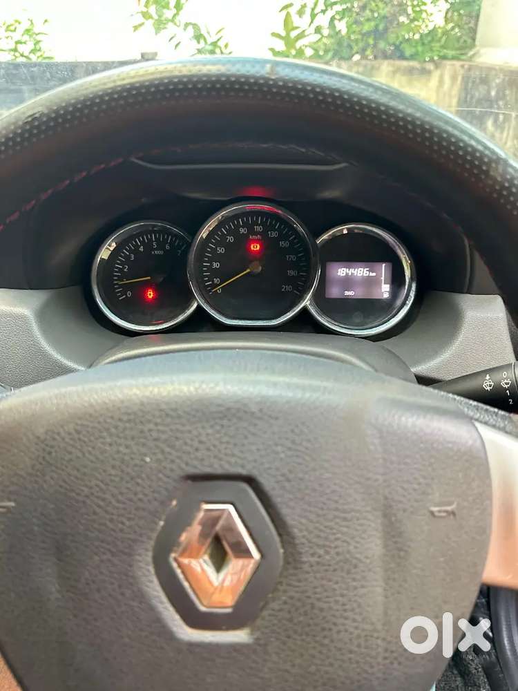 Renault Duster 4 × 4 Manual Diesel.